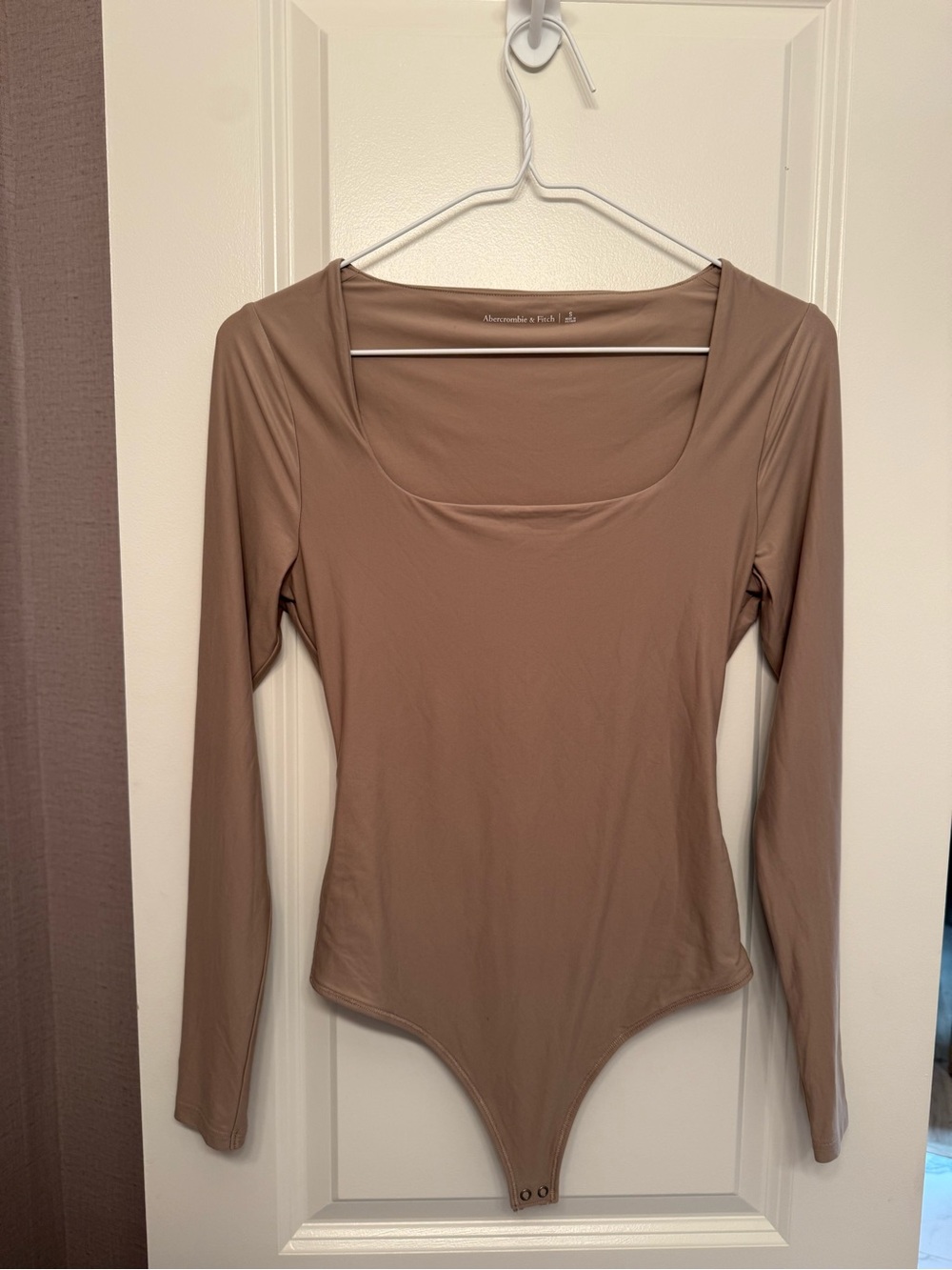 Abercrombie & Fitch Taupe Long-Sleeve Scoop-Neck Bodysuit